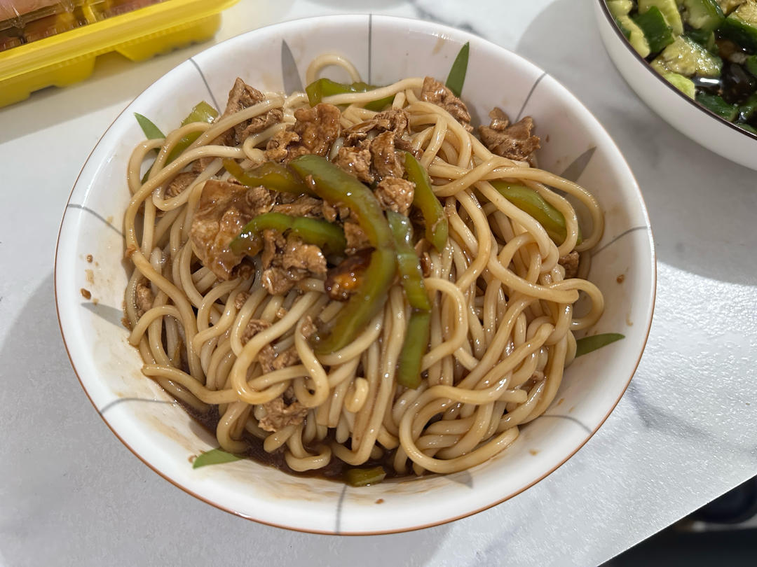 青椒鸡蛋拌面