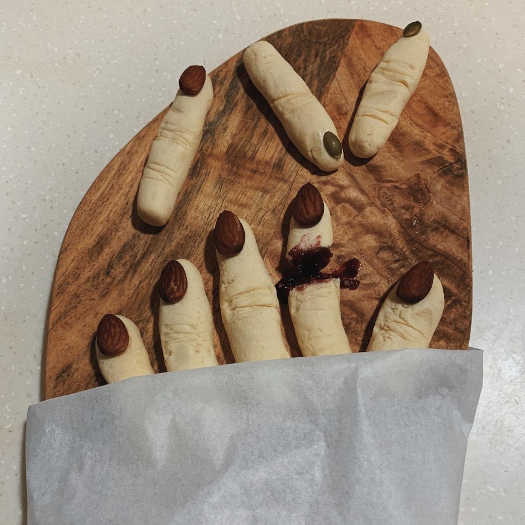 万圣节零食（上）女巫手指饼干和蜘蛛饼干