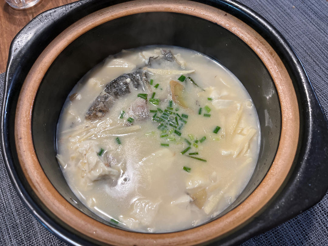 奶白鲫鱼豆腐汤|一条鱼最后的温柔