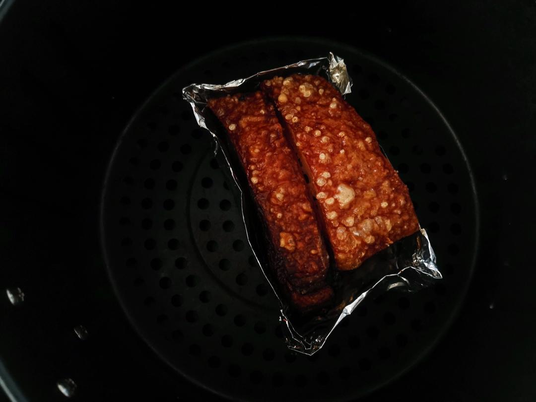 脆皮烧肉，皮酥脆、肉甘香，生烧做法