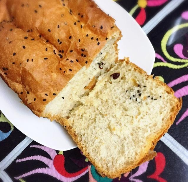 黑芝麻全麦吐司（面包机）的做法