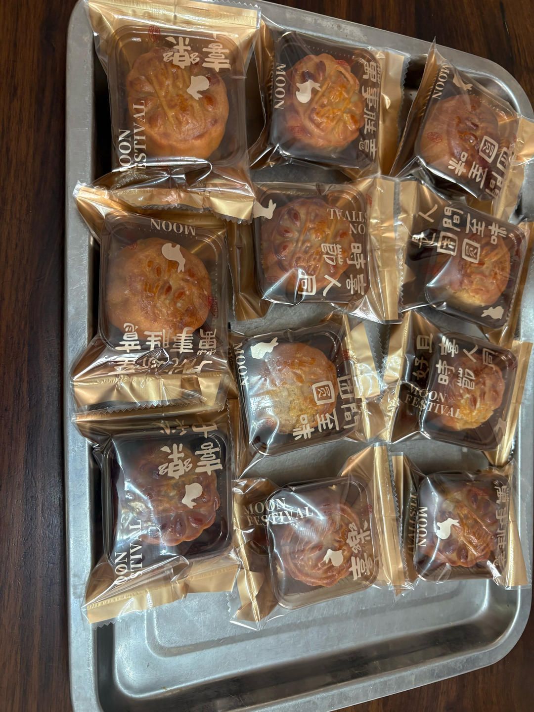广式蛋黄莲蓉月饼