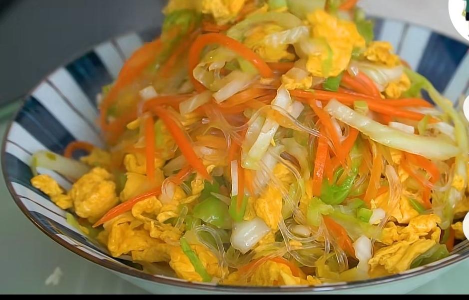 复刻 素炒洋白菜    卷心菜 披萨  炒饼  洋白菜炒粉丝