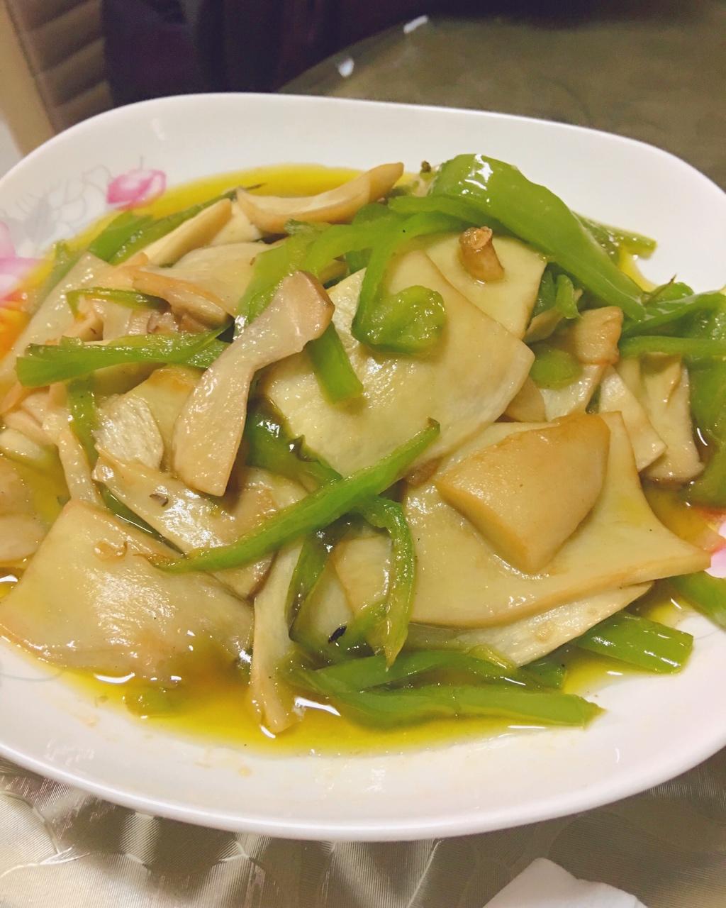 青椒素炒杏鲍菇