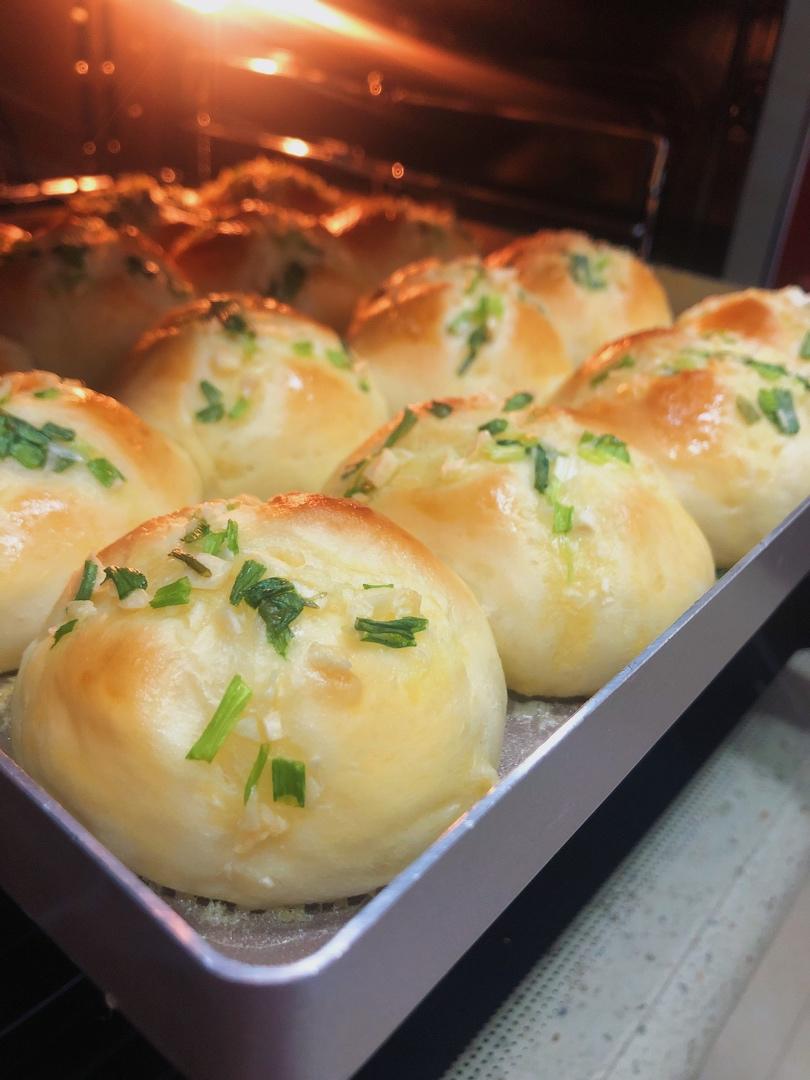 考验自制力的小餐包---黄油蒜香小餐包