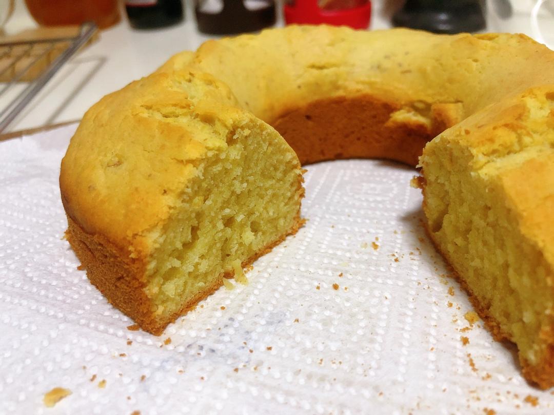 简简单单的香蕉核桃蛋糕（很香很香的咧）