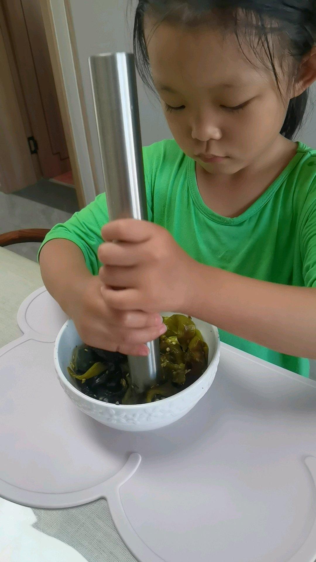 最简单下饭神器🫑擂椒皮蛋