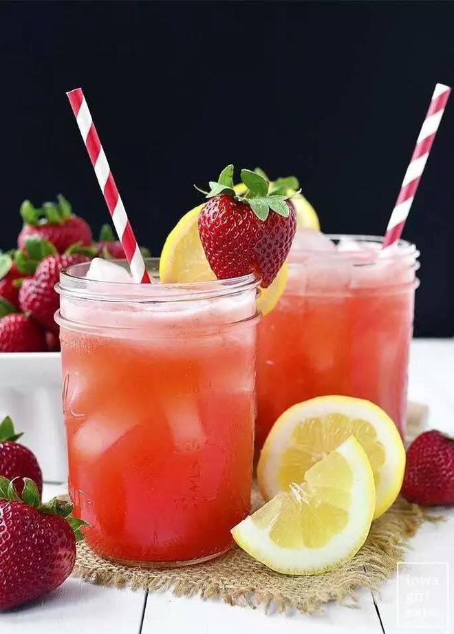 草莓椰汁柠檬水的做法