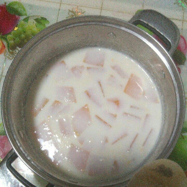 鲜奶炖木瓜