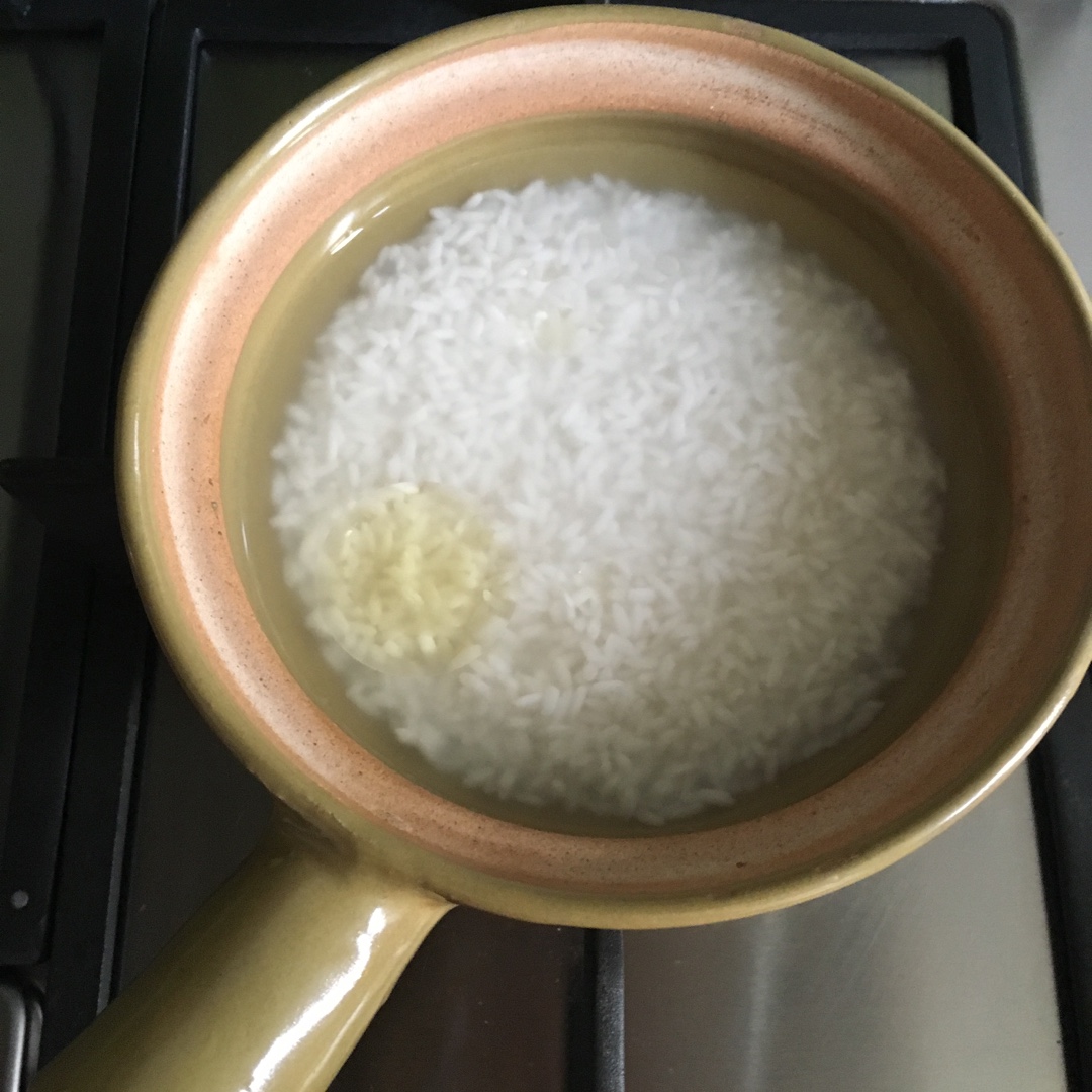 香肠煲仔饭