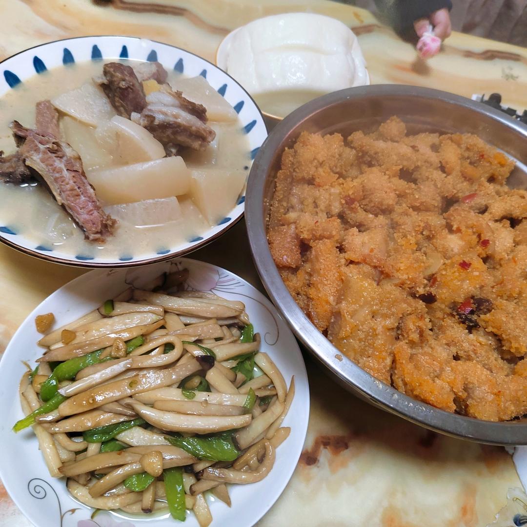 青椒素炒杏鲍菇