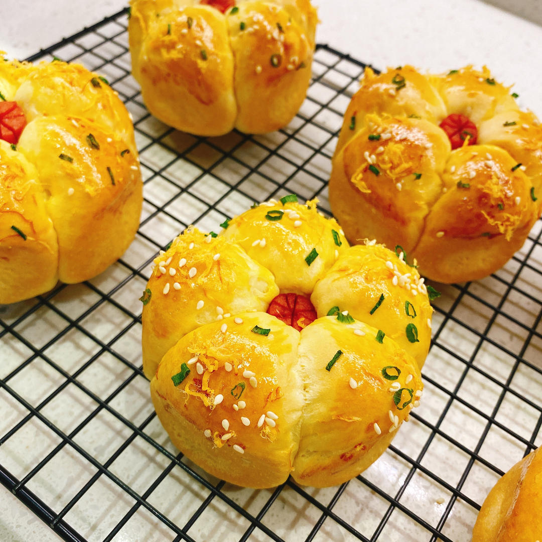 花朵肠仔小餐包