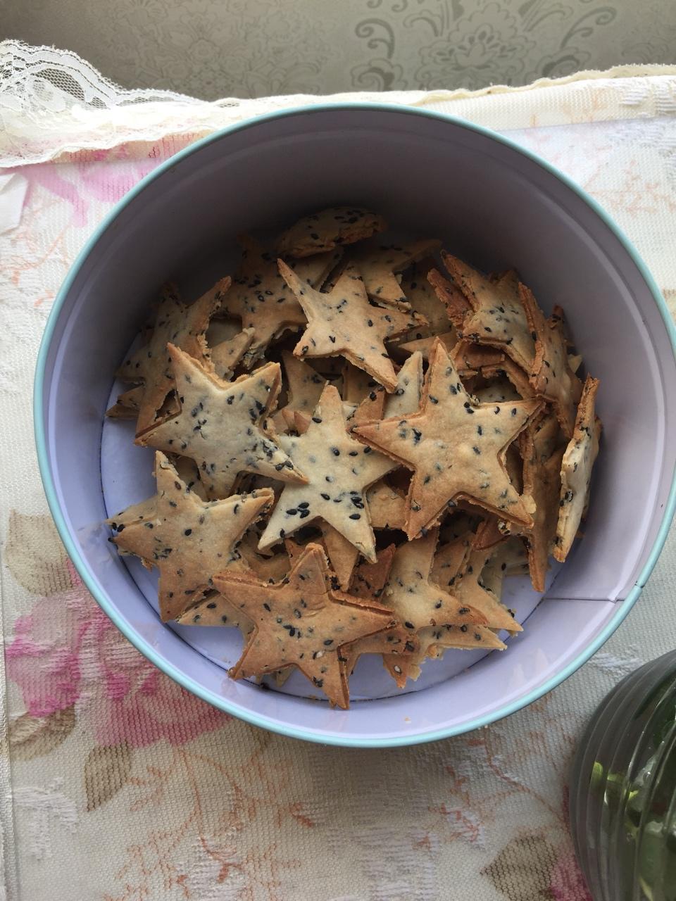 星悦妈妈做的炼乳黑芝麻满天星饼干