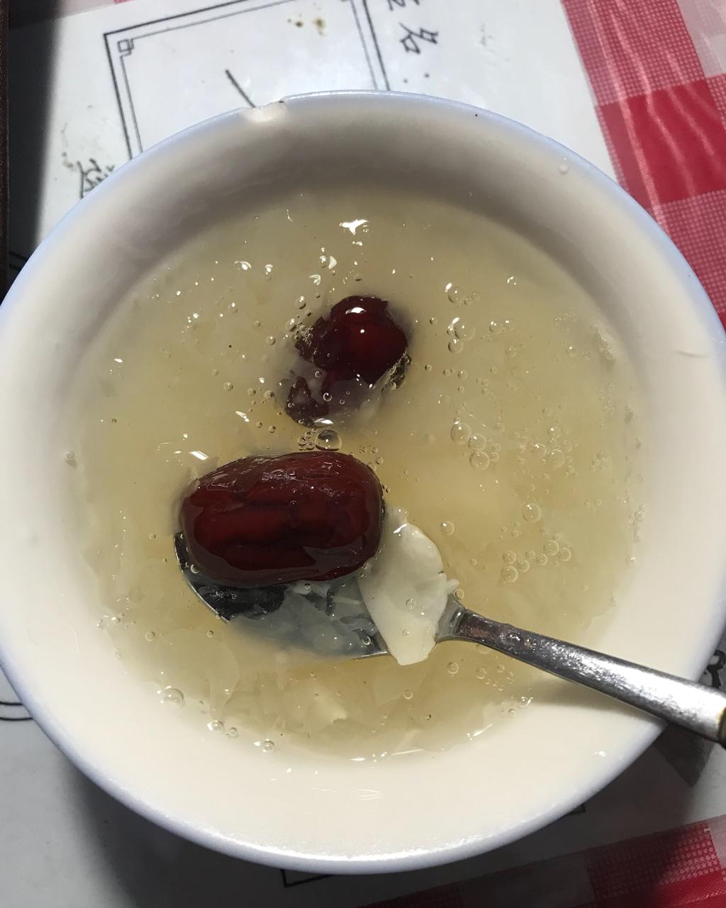 百合红枣银耳汤