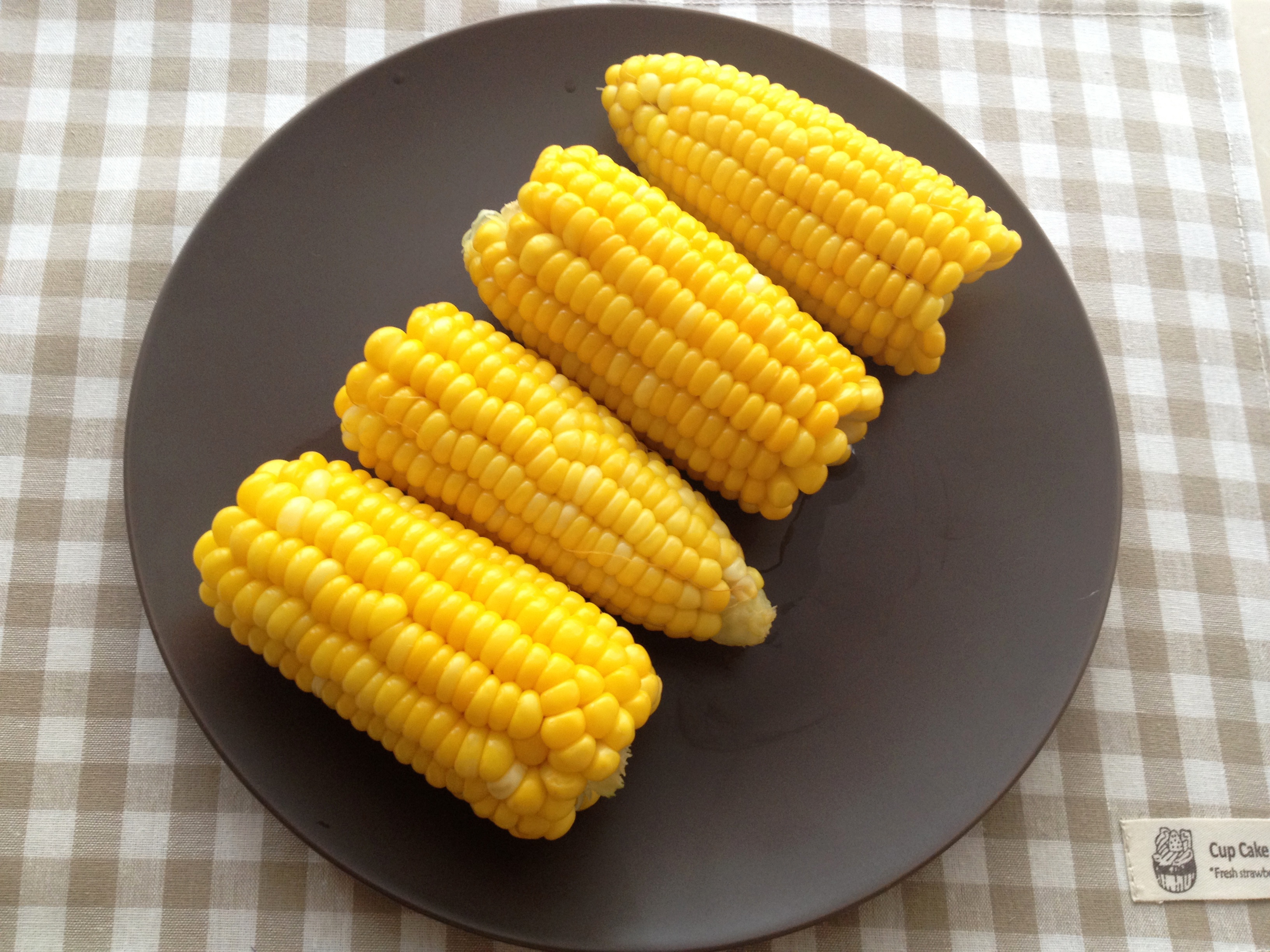 独依望峰起做的煮玉米