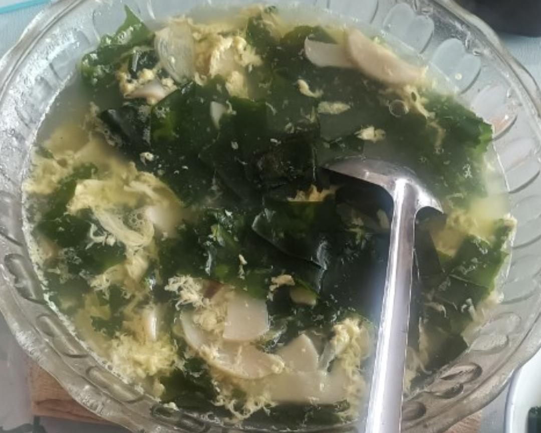 鸡蛋杏鲍菇裙带菜汤