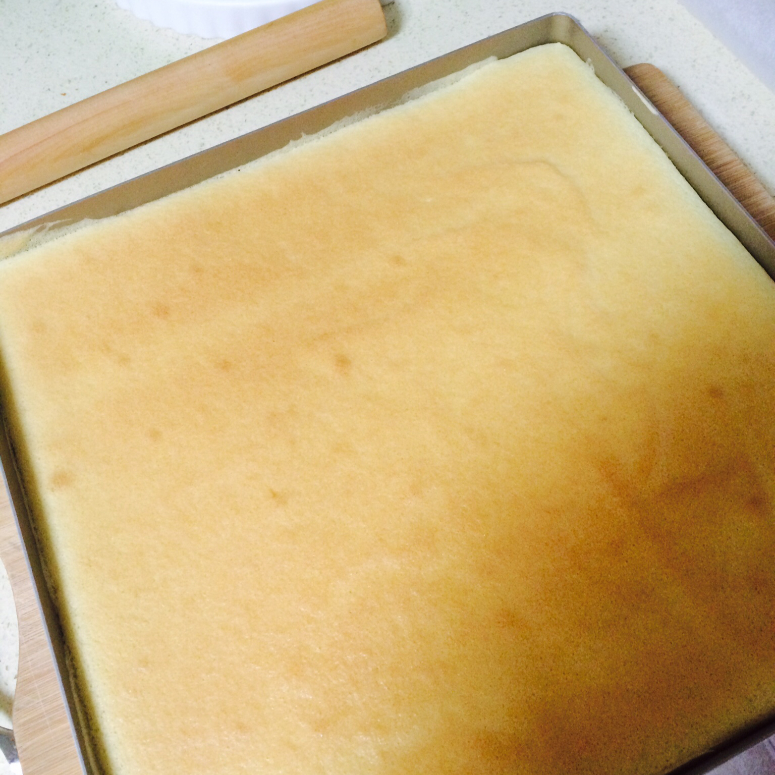 《Tinrry下午茶》教你做基础原味蛋糕卷