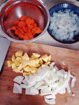日式土豆炖牛肉的做法 步骤4