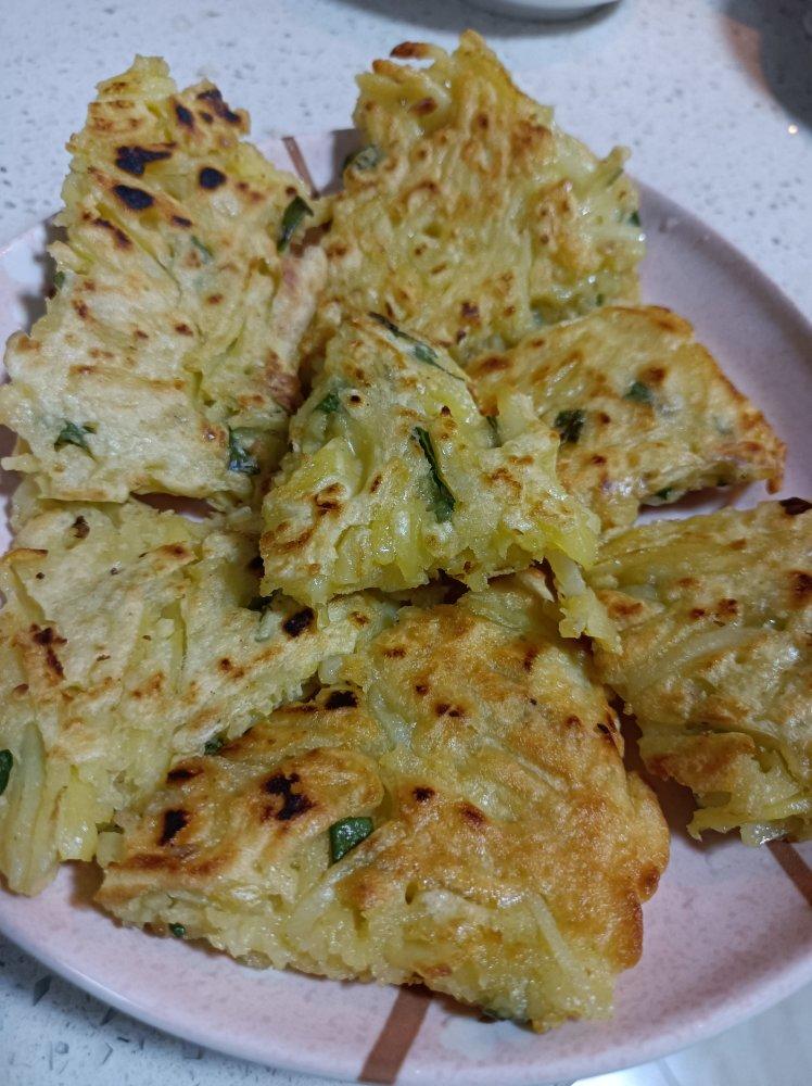 灿烂杨做的鸡蛋土豆丝饼