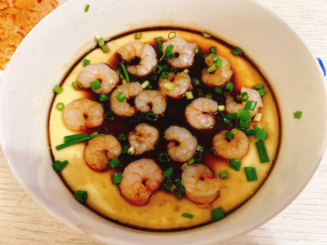 丝滑如镜的～虾仁蒸蛋