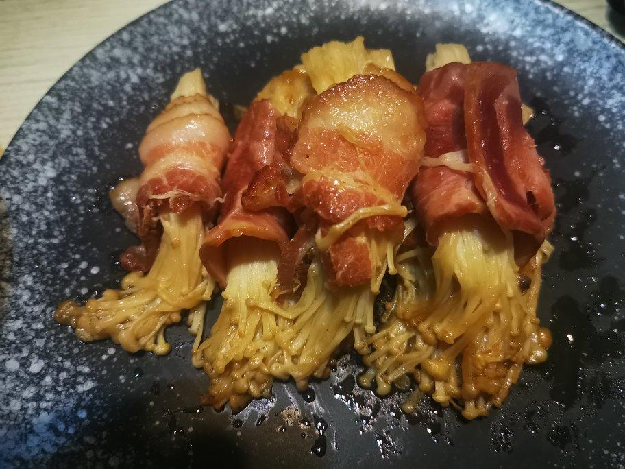 香煎培根金针菇卷