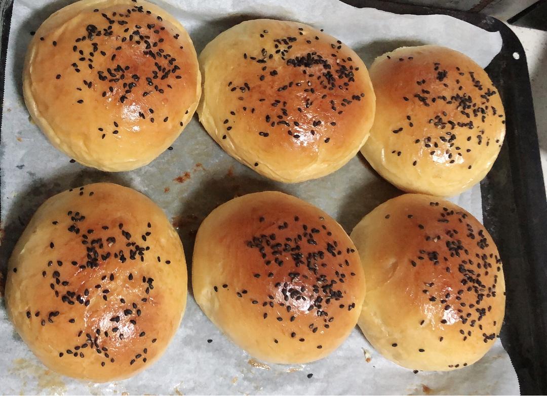 汉堡胚餐包（超百搭手揉面团-详细步骤视频）