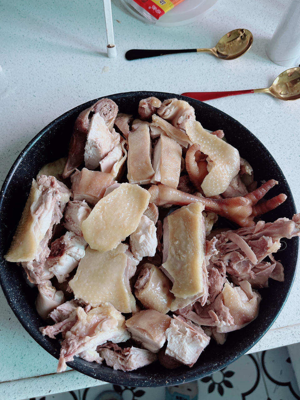 隔水蒸鸡（皮脆肉嫩）
