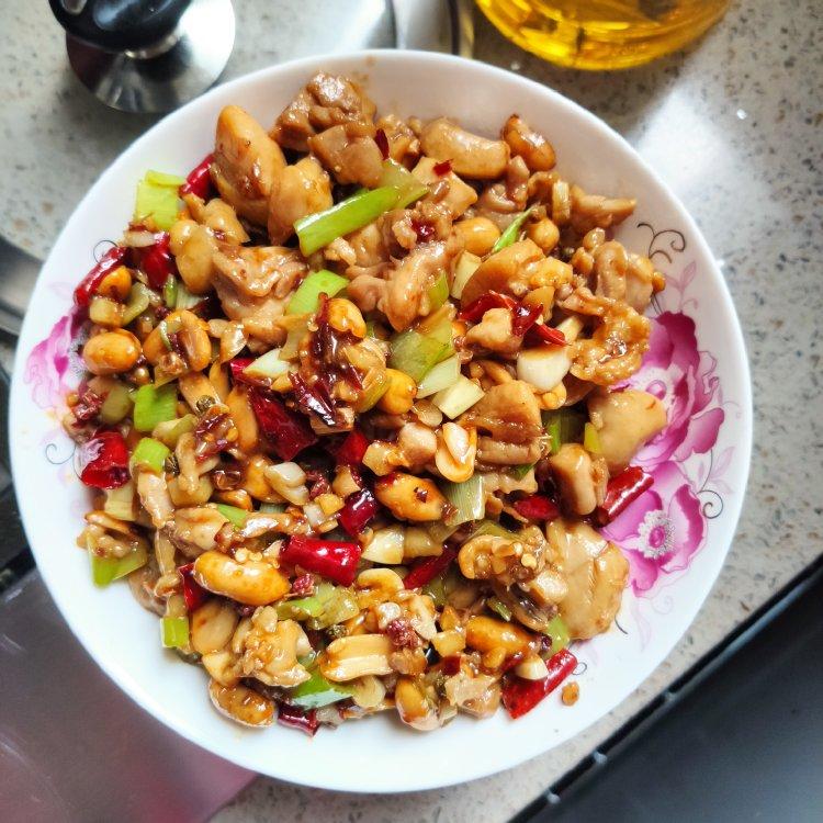 厨师长教你: “宫保鸡丁”的川味正宗做法, 一看就有食欲, 收藏了