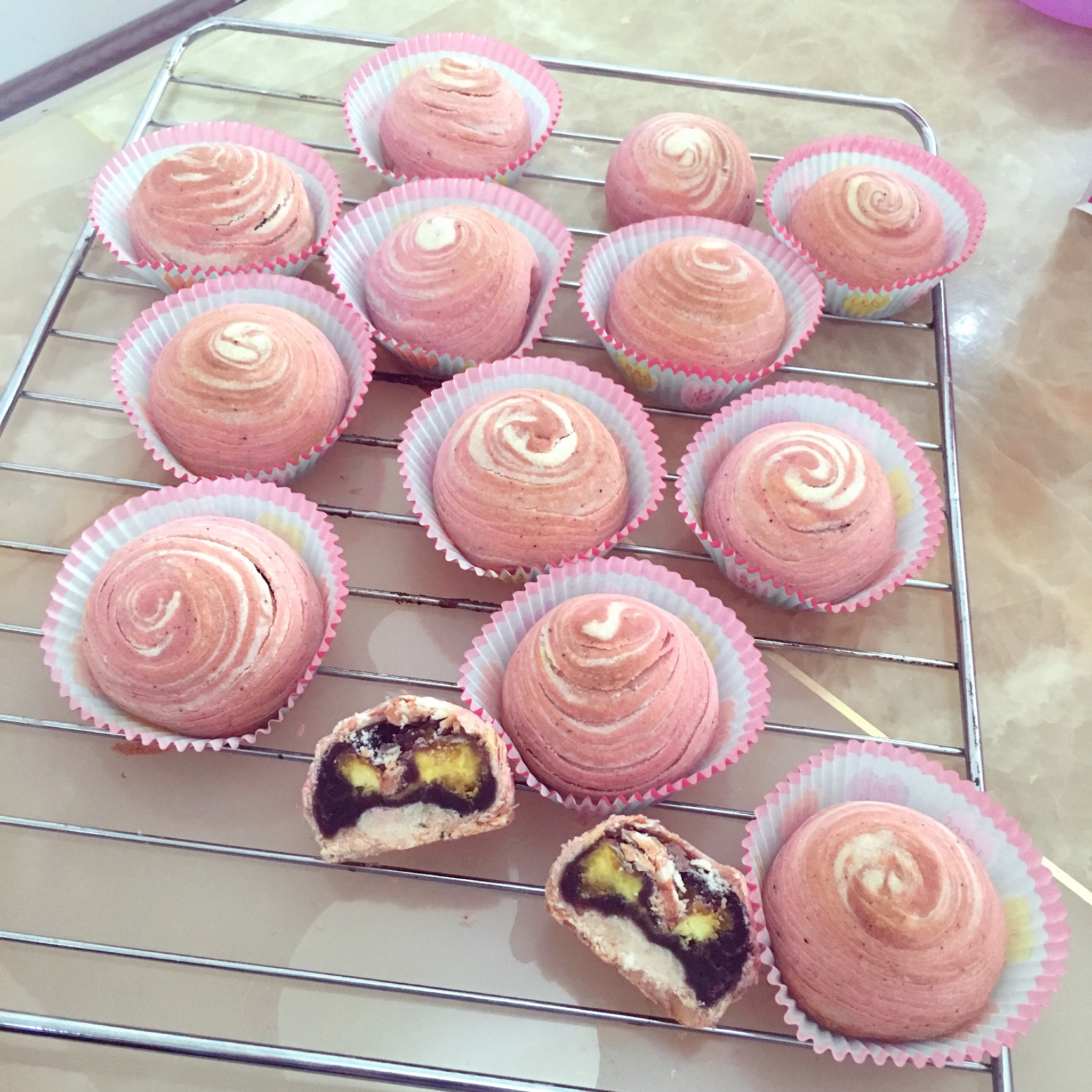 蛋黄酥~紫薯、抹茶、原味~花好月圆，中秋快乐~内附一次做六色蛋黄酥方法~