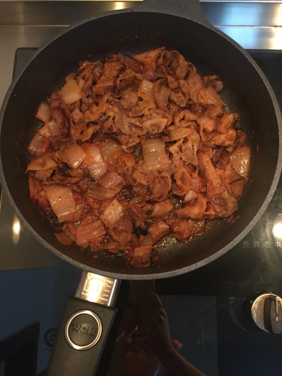 辣白菜炒五花肉