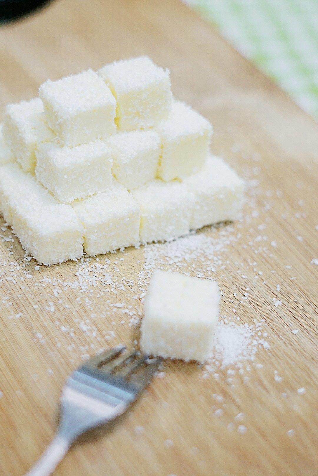 完胜85度C牛奶椰丝小方