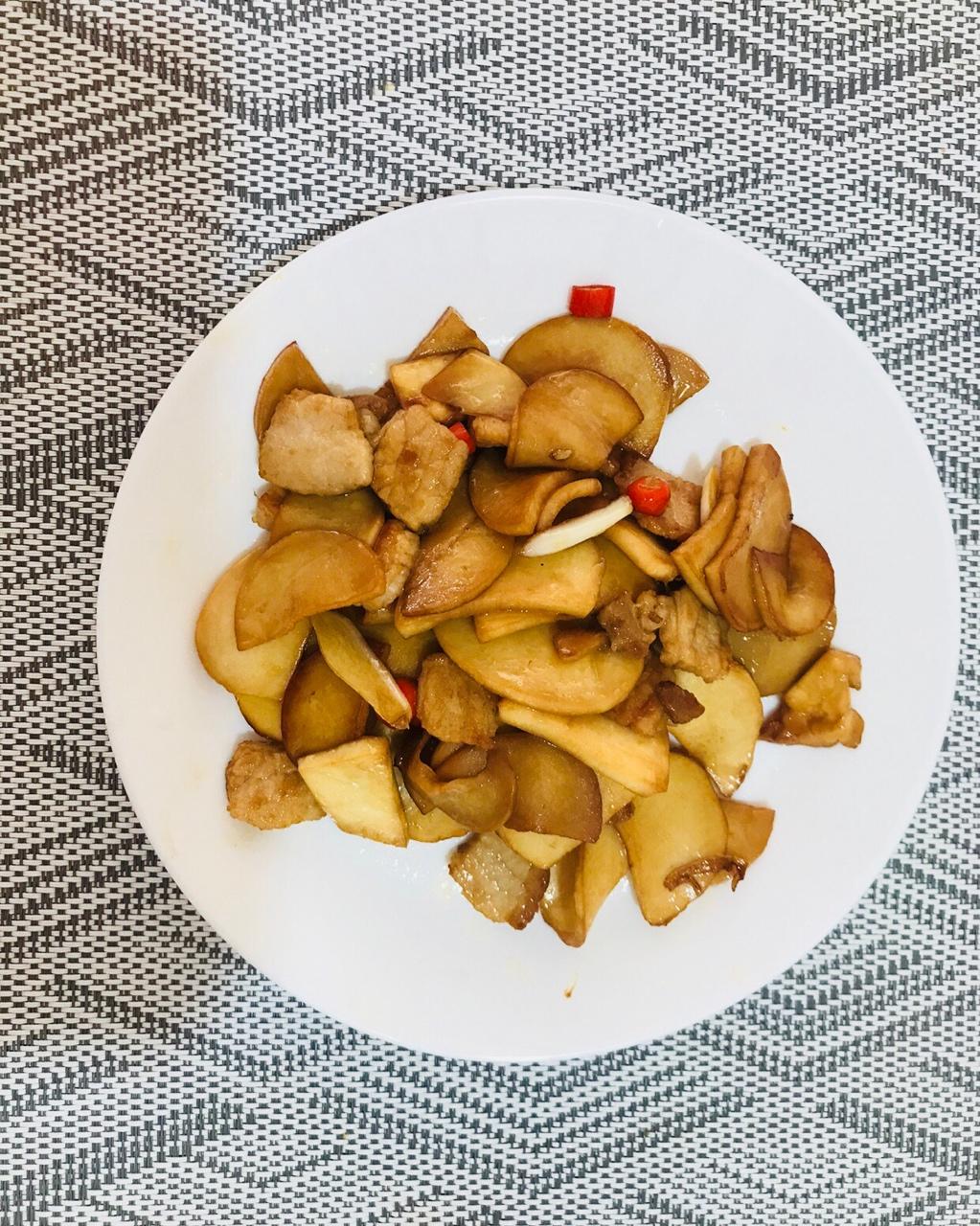 手撕杏鲍菇炒肉