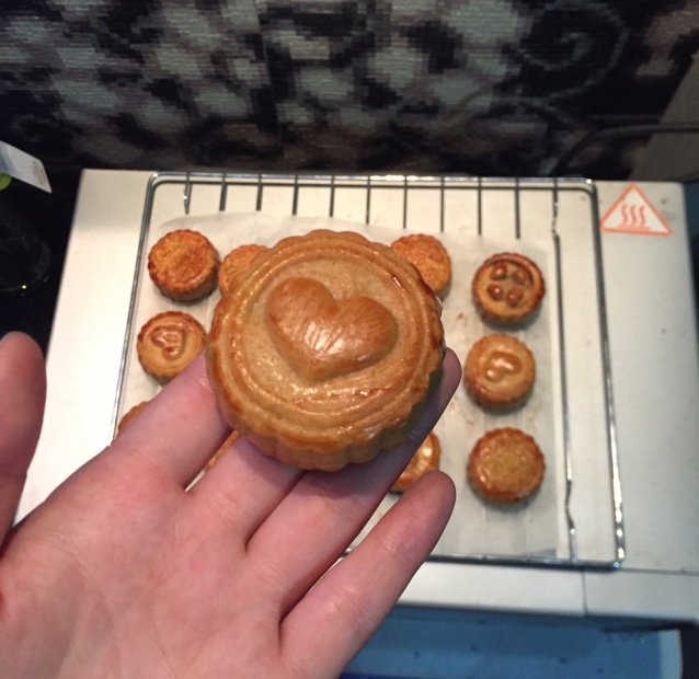 广式月饼——蛋黄莲蓉月饼