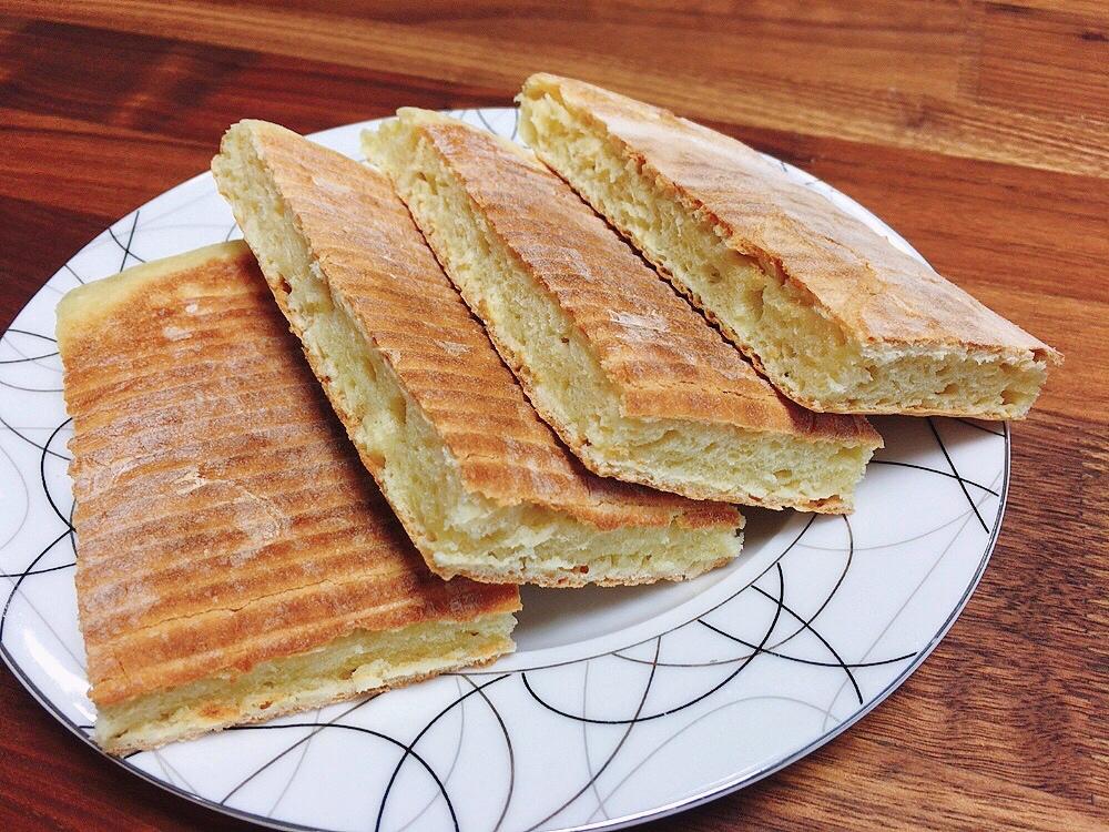 不用揉面的本味发面饼（不用油外酥脆内喧软面包口感）