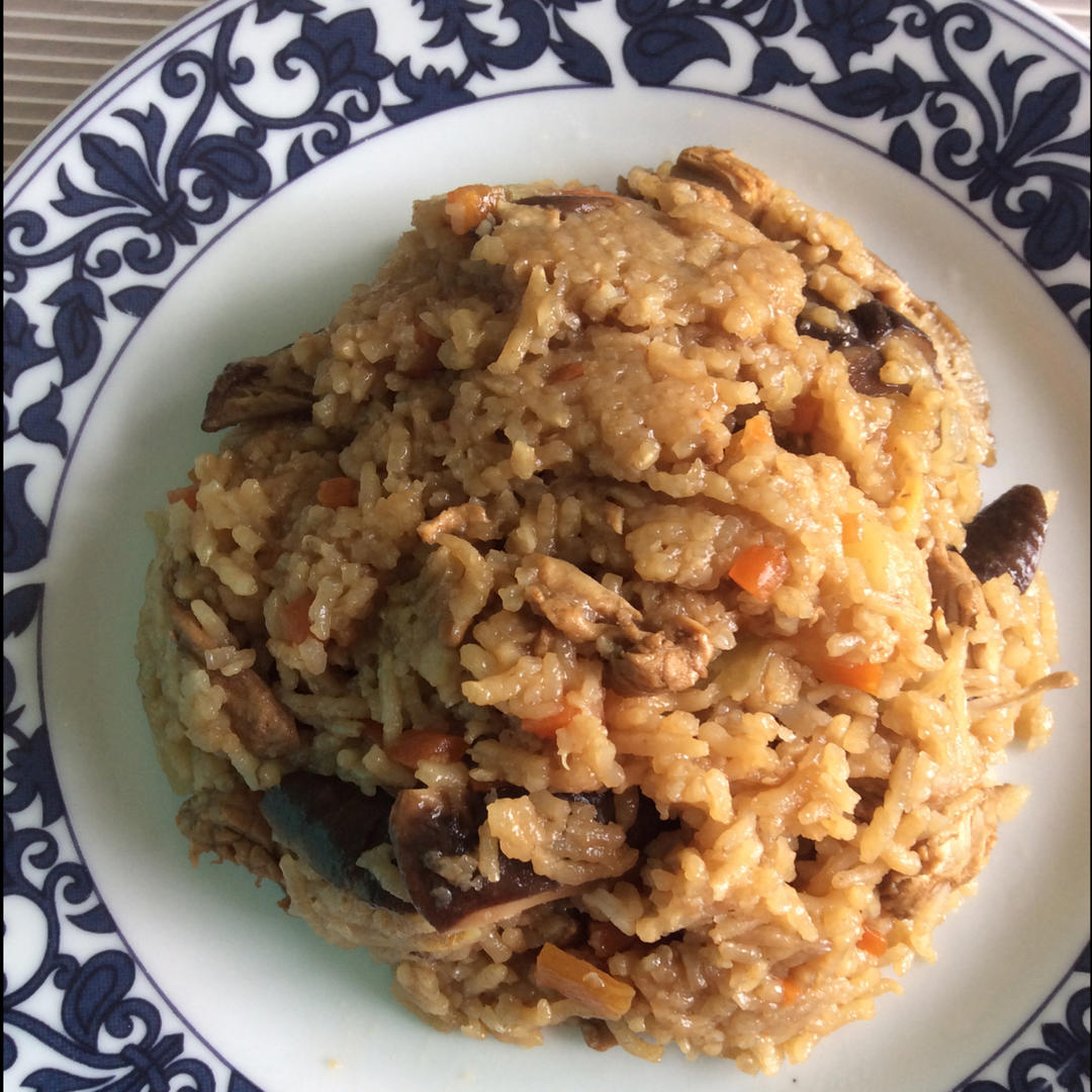 【香菇鸡肉焖饭】