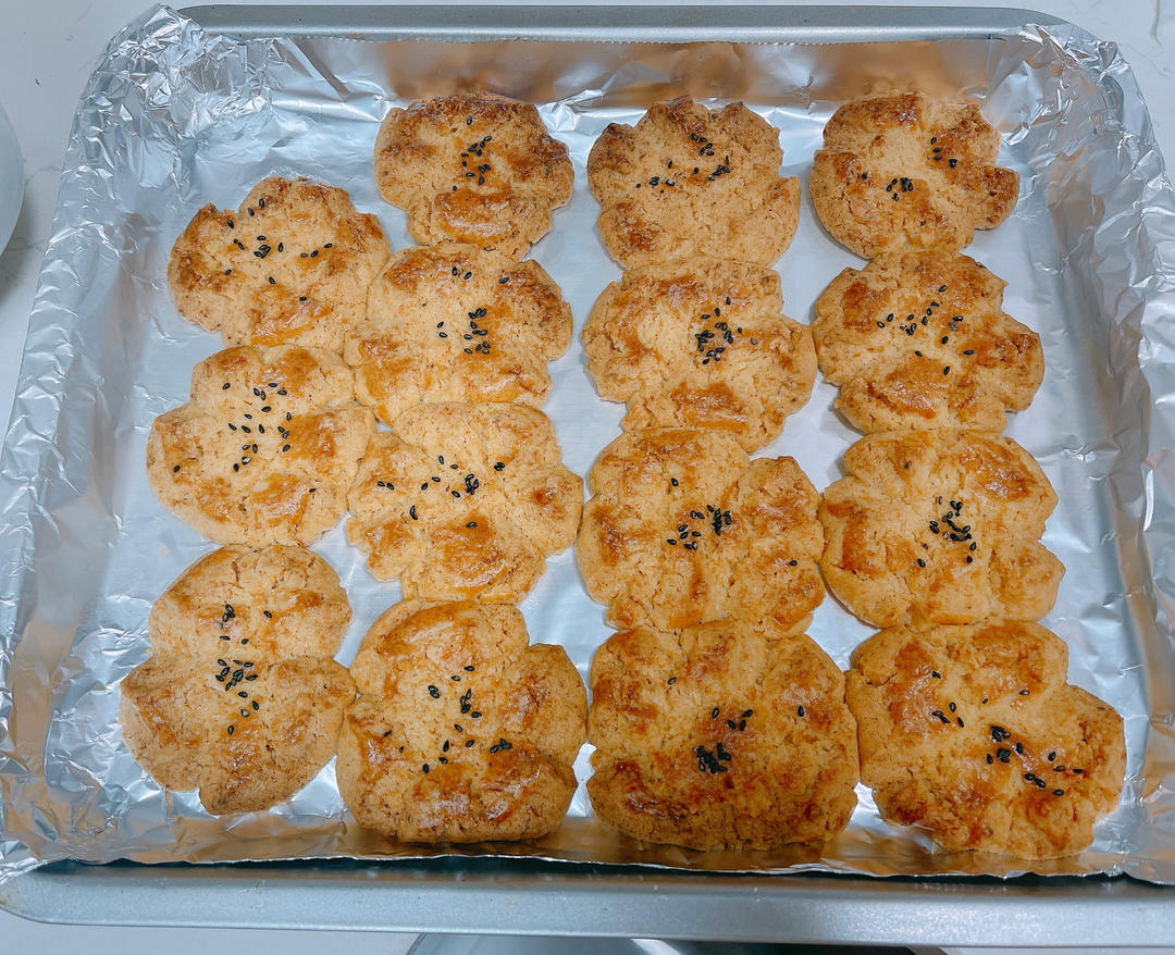 轻轻一按就碎掉的原味桃酥（不输猪油版）