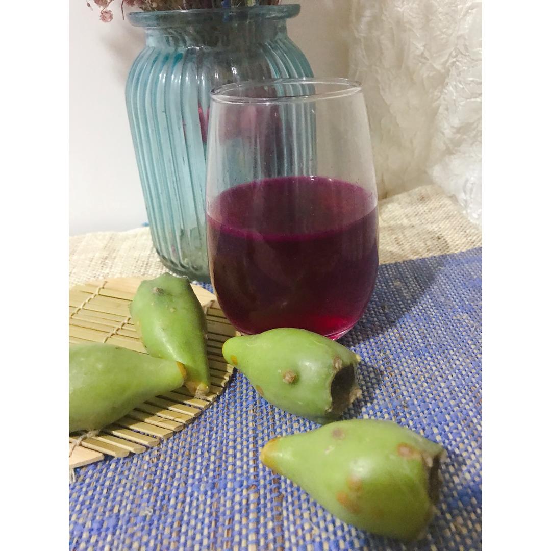 满满花青素的仙人掌果茶