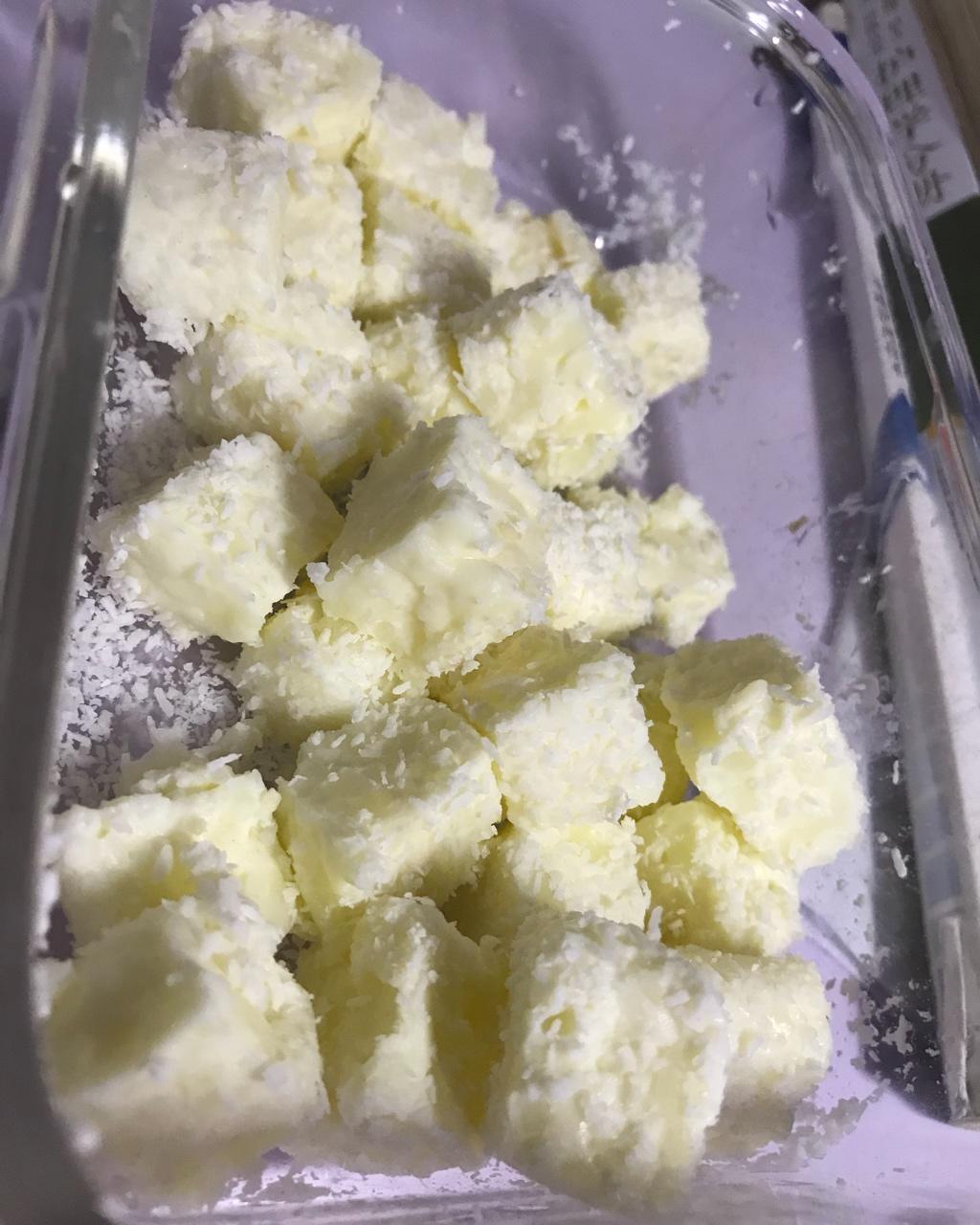 完胜85度C牛奶椰丝小方