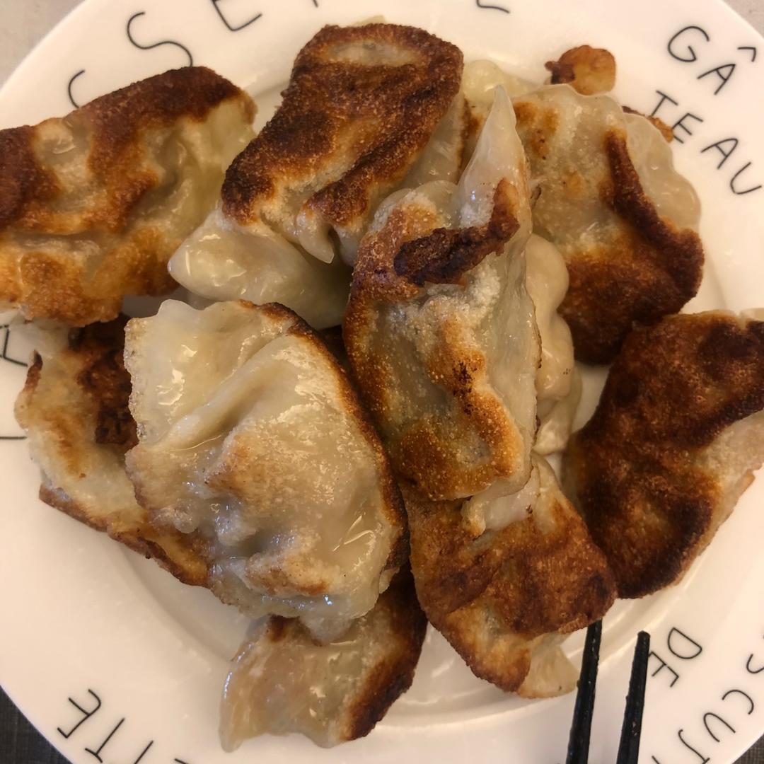 猪肉干贝香菇芹菜饺子
