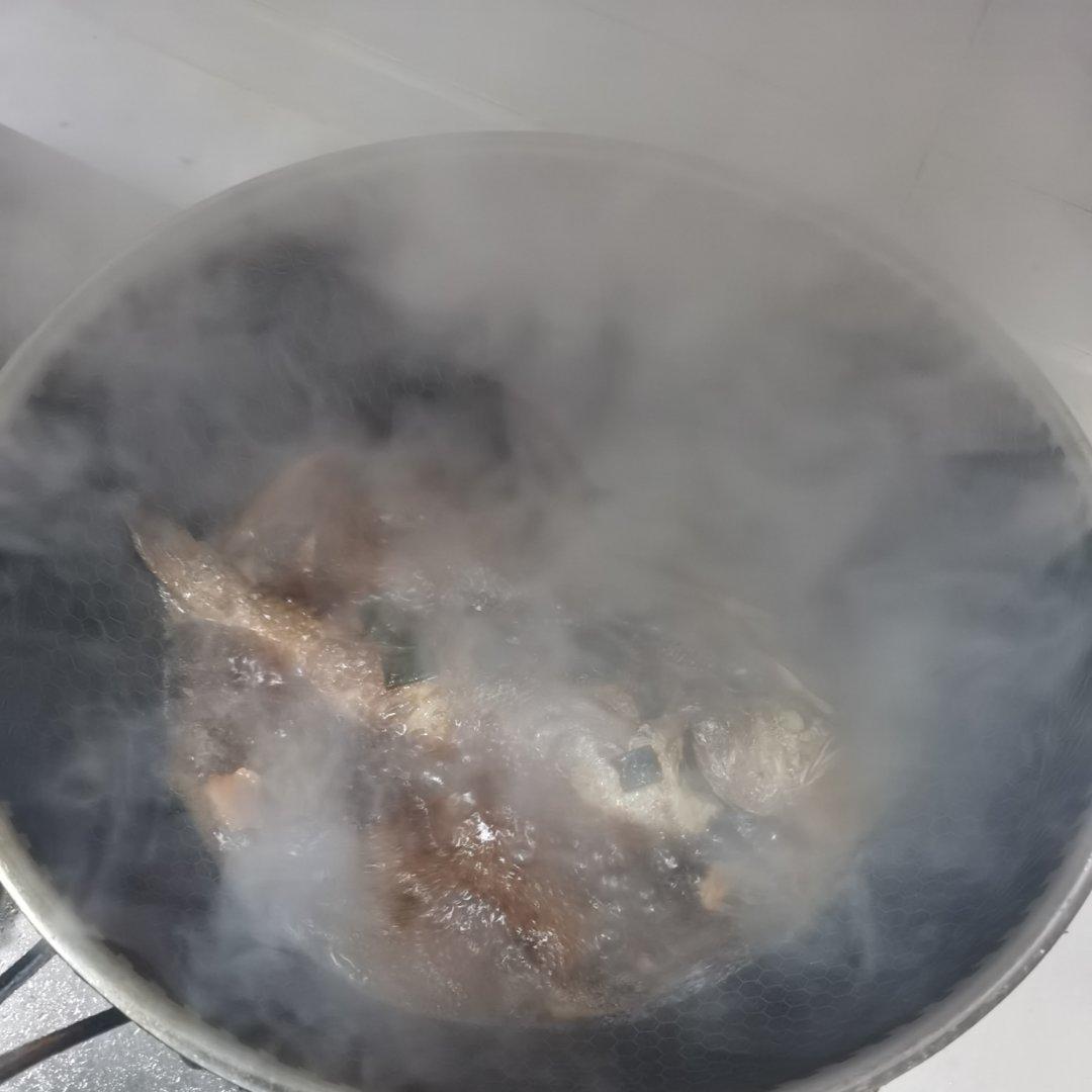 红烧黄鱼—鱼皮不破的小窍门