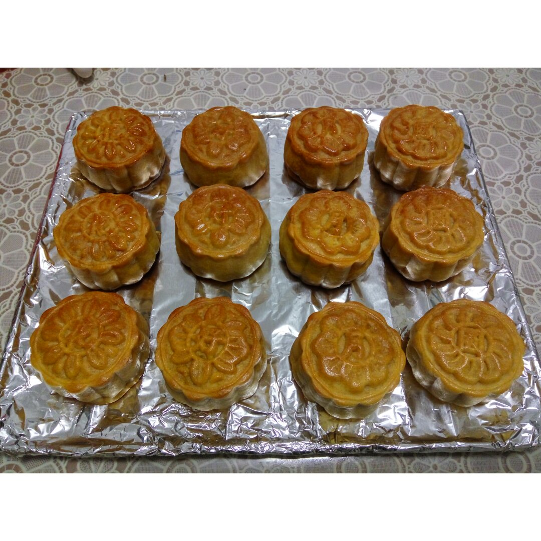 广式月饼—蛋黄莲蓉月饼