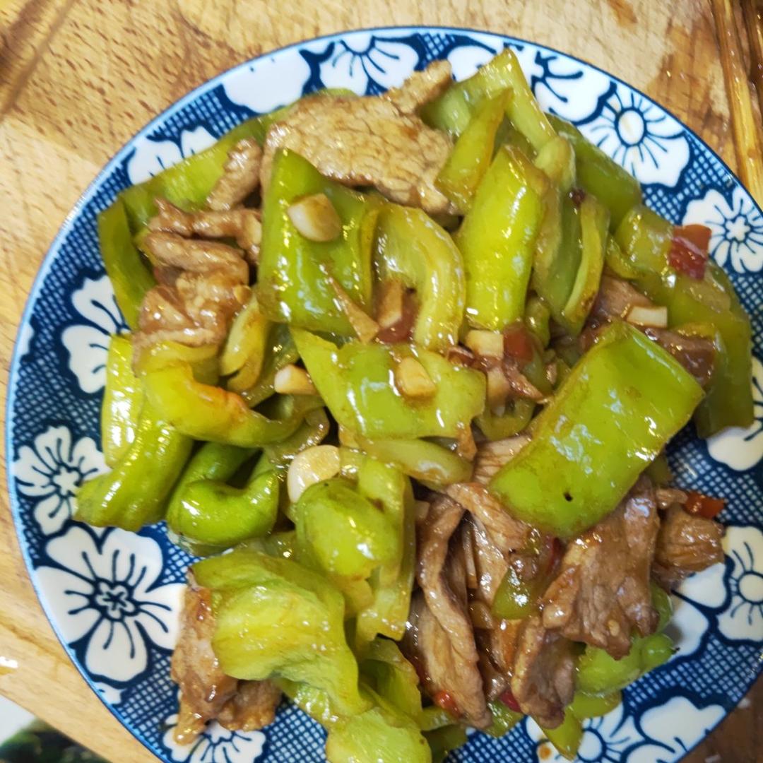 小炒牛肉（肉嫩味香）