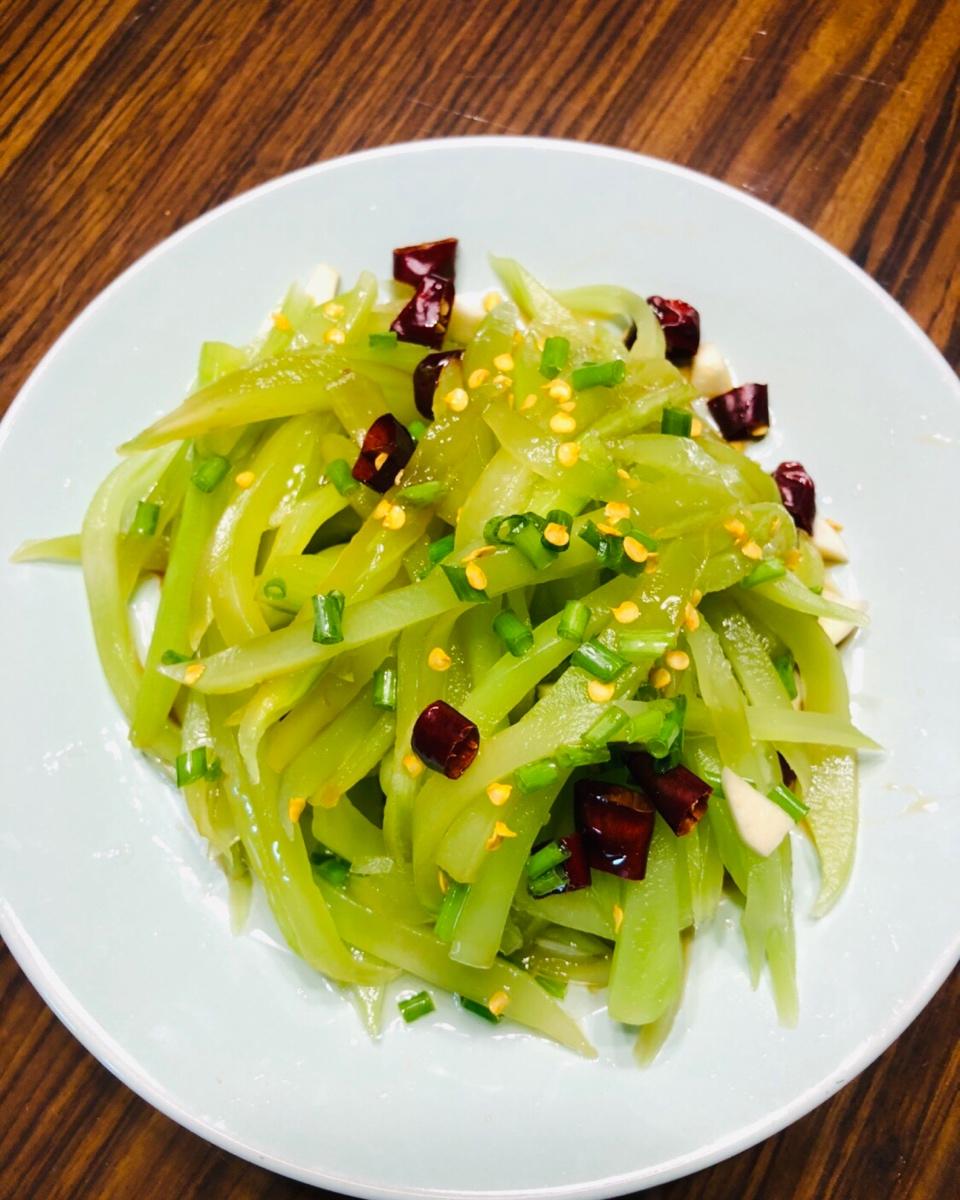 凉拌莴笋丝