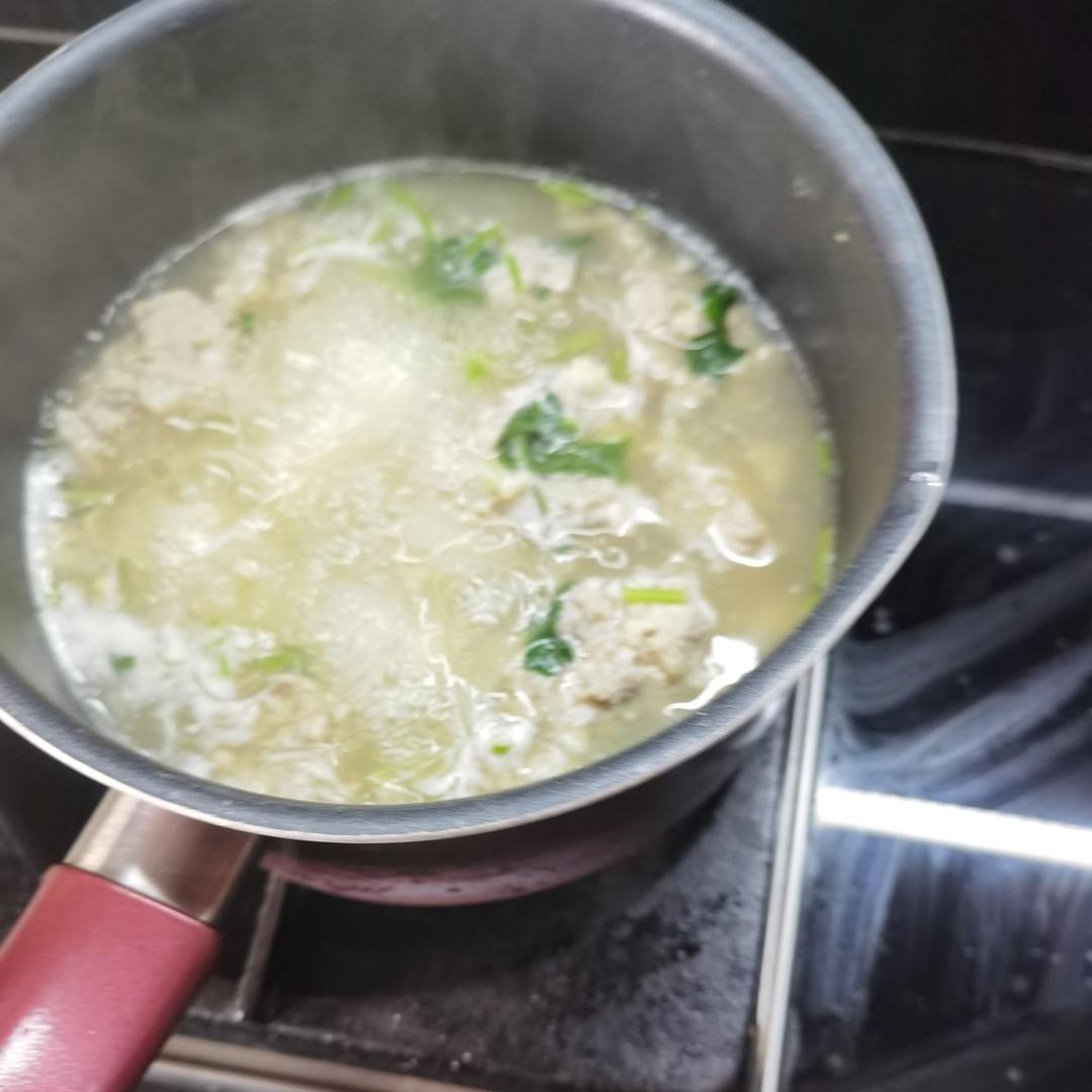巨鲜美的冬瓜丸子汤