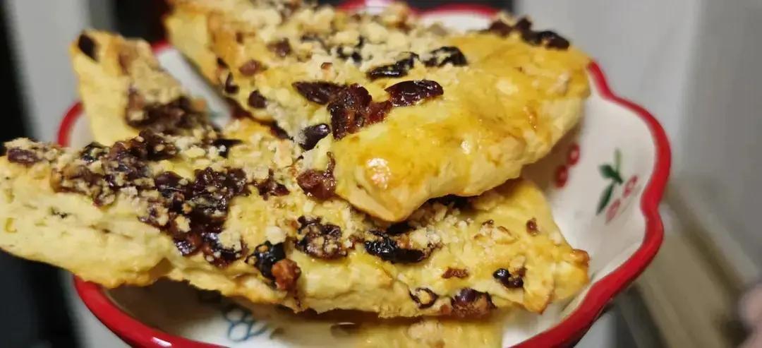 满屋飘香，口口都是满足——酥松香甜的蔓越莓蜜豆司康