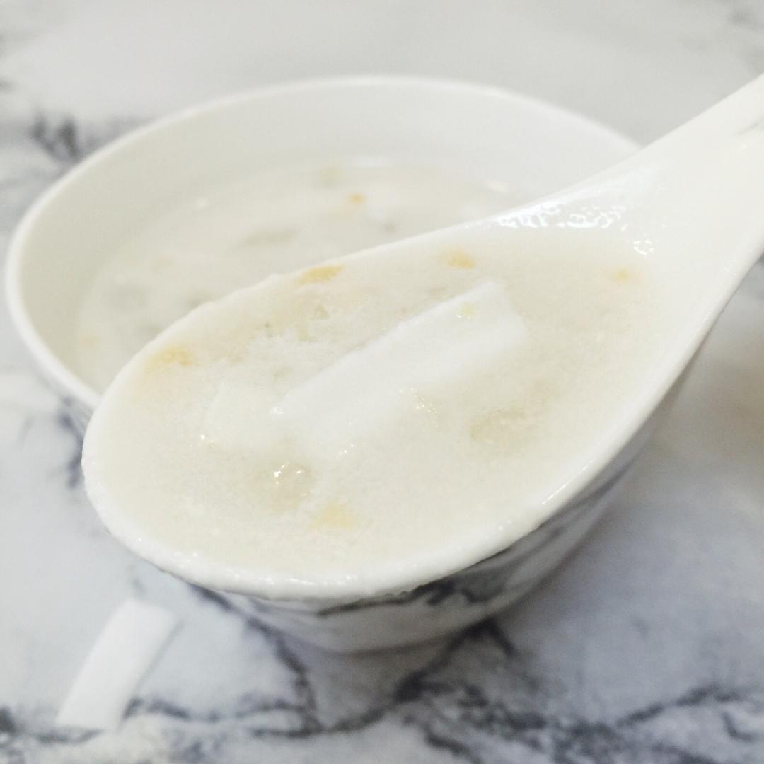 原只椰子雪蛤椰奶炖