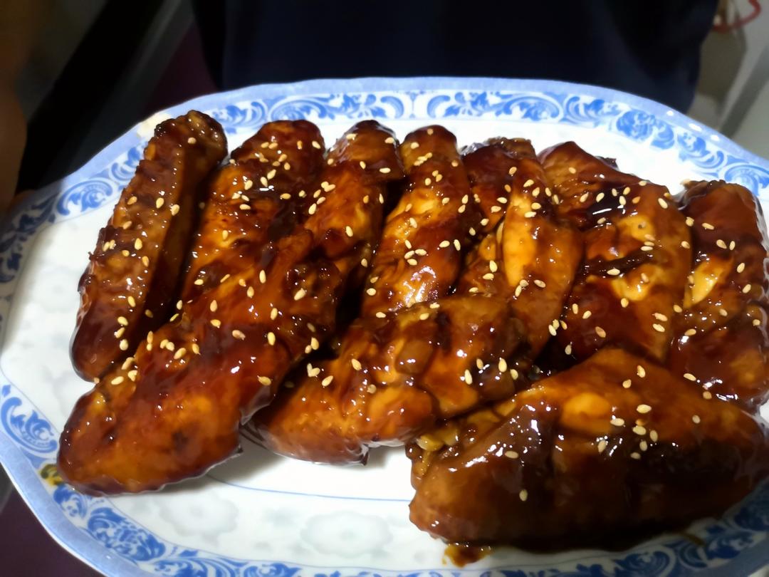 做法超简单的可乐鸡翅😍好吃到舔盘