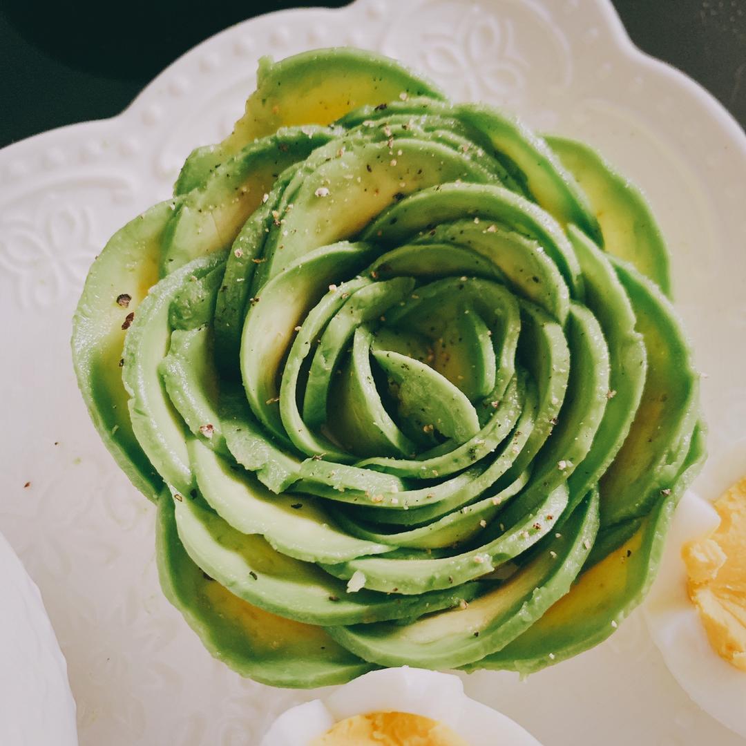 牛油果花，高颜值哦～