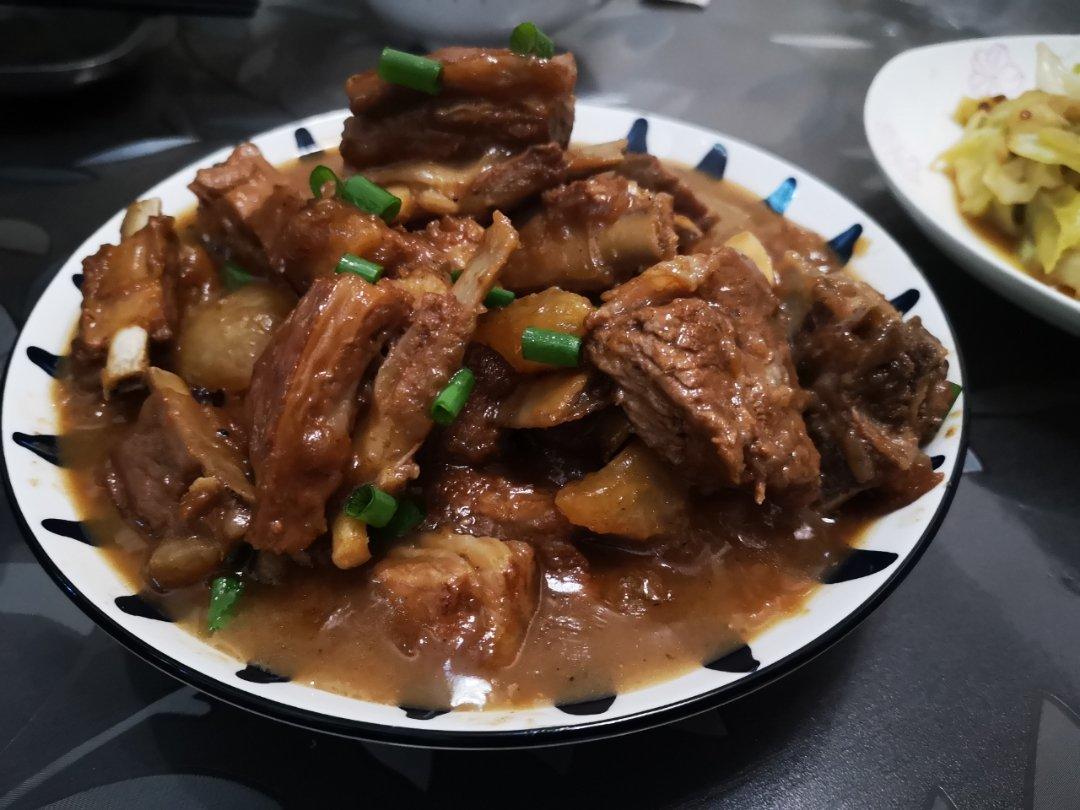 酥而不腻的红烧羊排