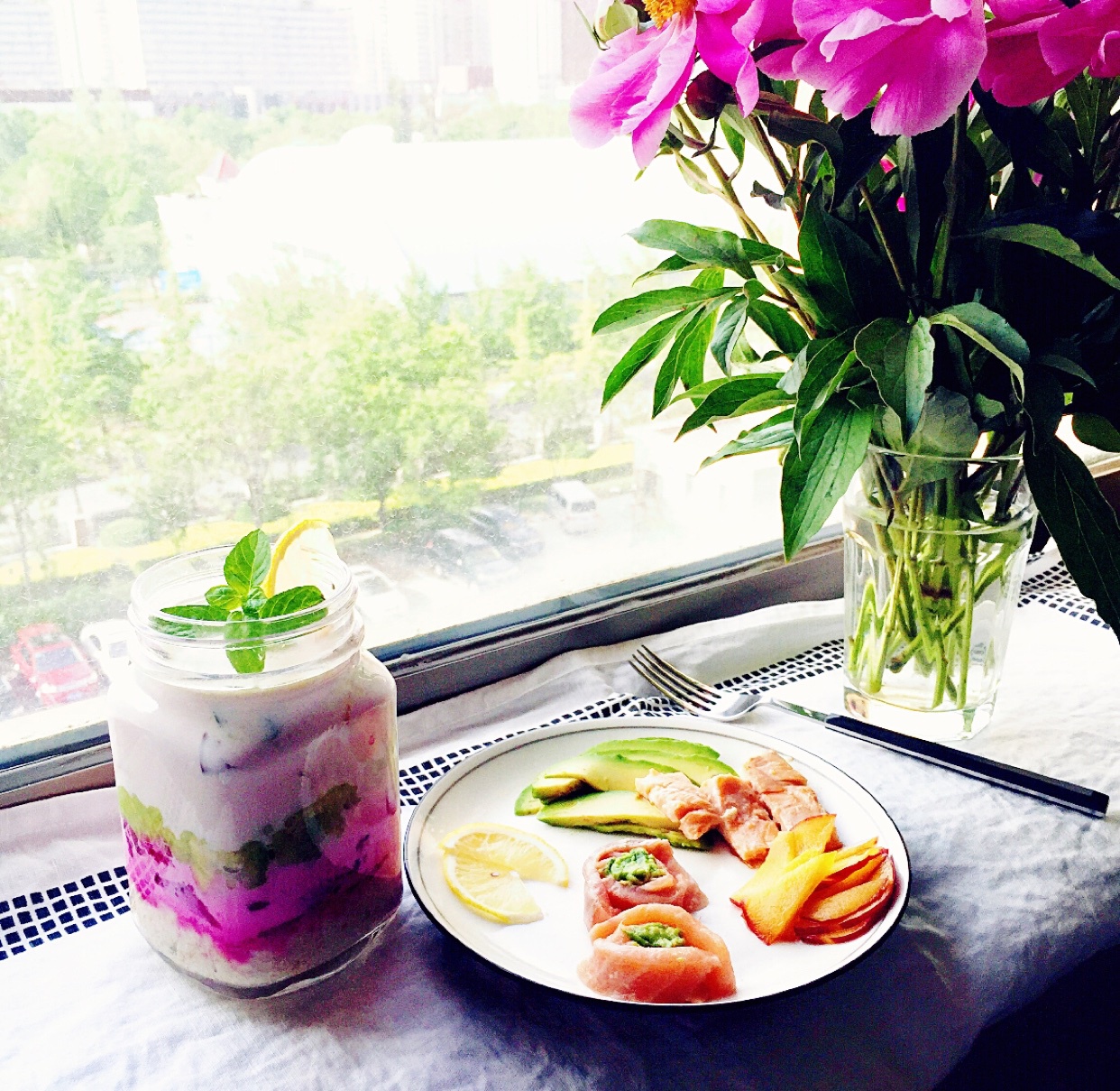 鳄梨芝士三文鱼卷